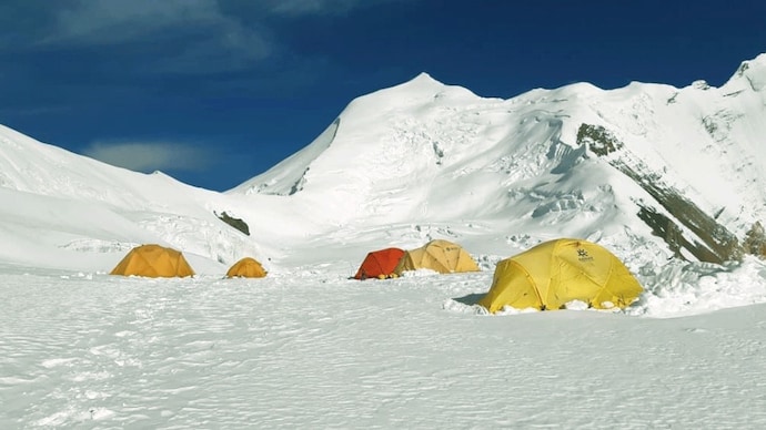 At least 12 people, including climbers and support staff, are missing after an avalanche struck the base camp. Nepal avalanche