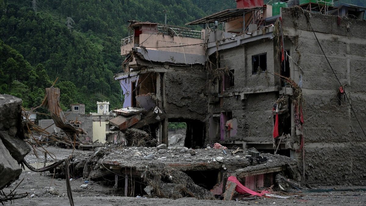 Nepal flood toll nears 1,000-mark, UN says 65,000 need emergency aid