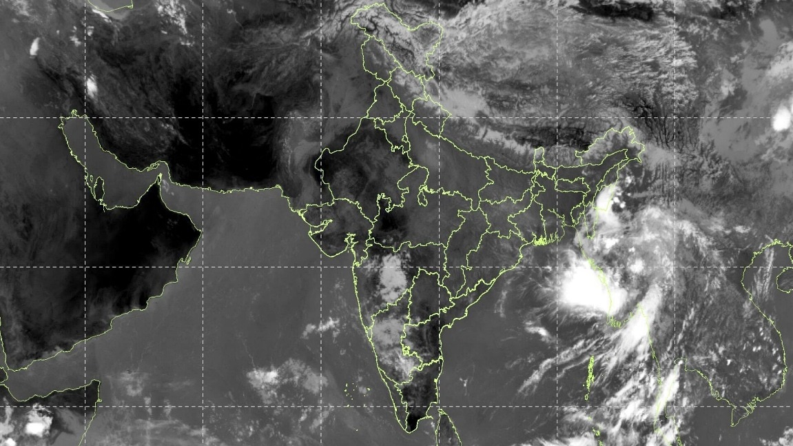 No more rain? Satellite captures most of India without monsoon clouds