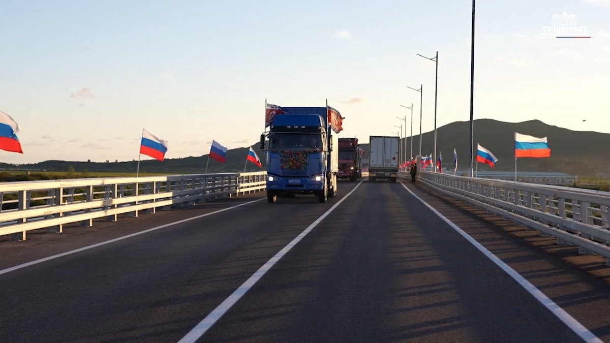 North Korea and Russia open first road bridge across border, signaling deepening ties