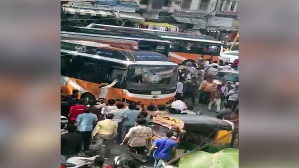 Bus ploughs through crowd in Indore, crushes multiple autos; 1 dead, 2 injured