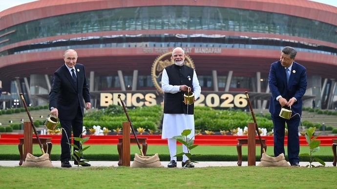 PM Modi, Vladimir Putin, and Xi Jinping plant a banyan tree