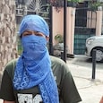 Posing as customer, 2 sisters throw chilli powder and rob delivery boy in Delhi, arrested (Long) Posing as customer, 2 sisters throw chilli powder and rob delivery boy in Delhi, arrested (Long)