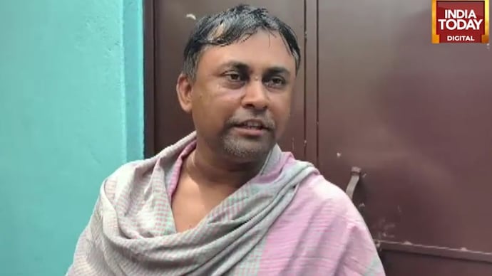 TMC leader Biswajit Majhi Pradhanmantri Awas Yojana row rrupts in Durgapur, TMC leader gheraoed