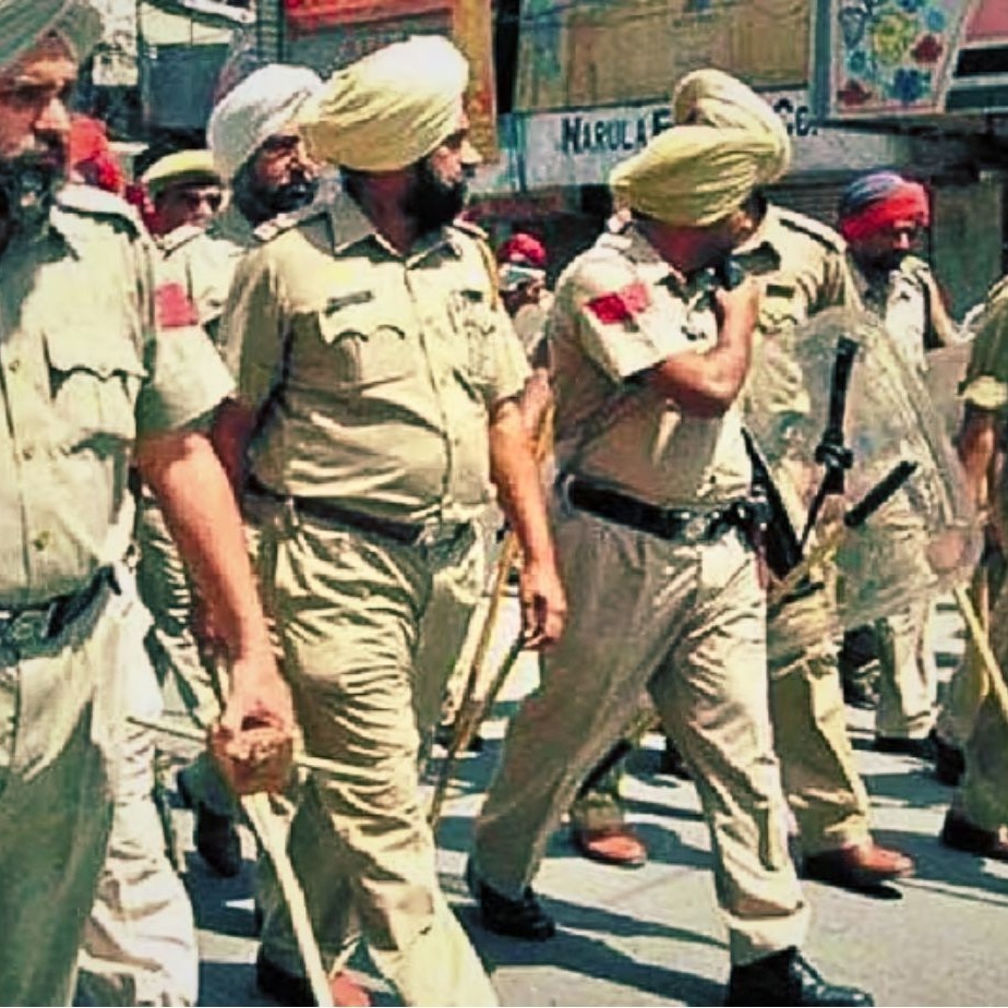 No uniform advisory for Punjab Police? Force debunks claims after Opposition furore