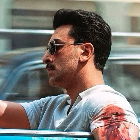 Love & War: Ranbir Kapoor's bruised arm, vintage avatar in 1st look of Bhansali film