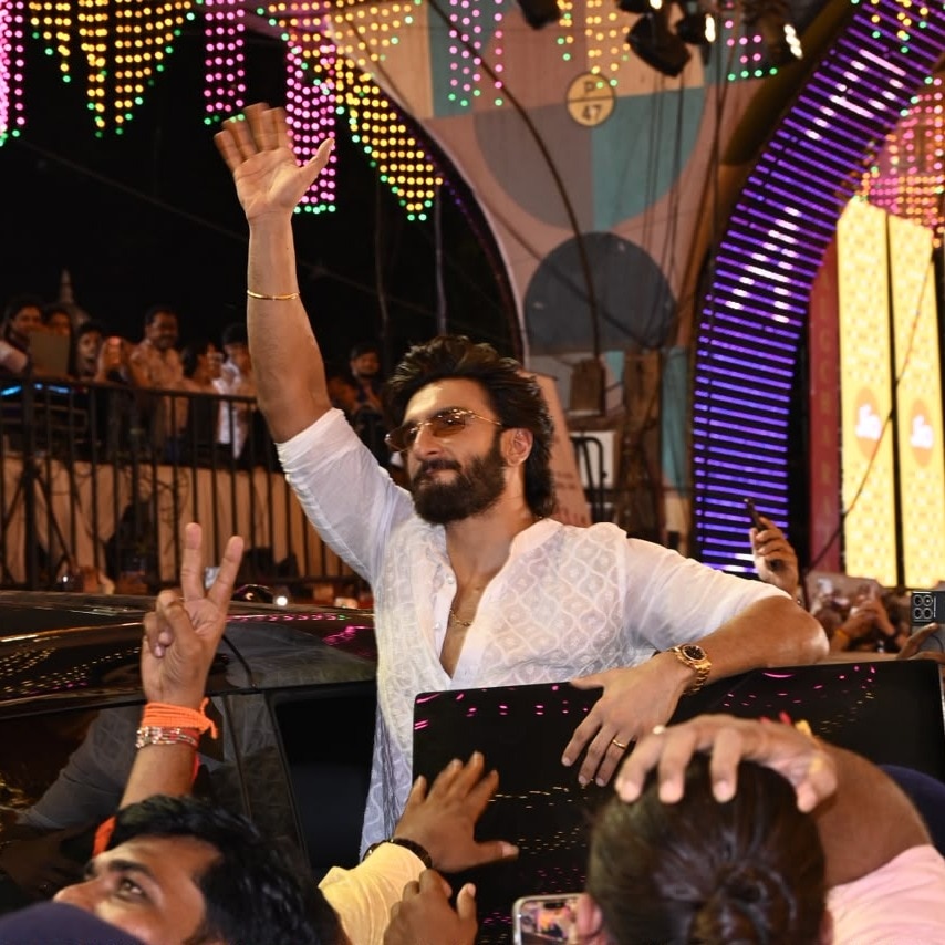 Ranveer Singh to Shilpa Shetty, celebs turn up for Bappa at Lalbaugcha Raja