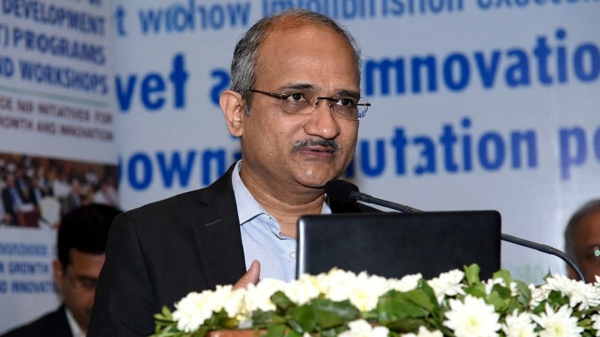 Former IIT-D Director calls for 5-year BTechs, says one-size-fits-all hurts students
