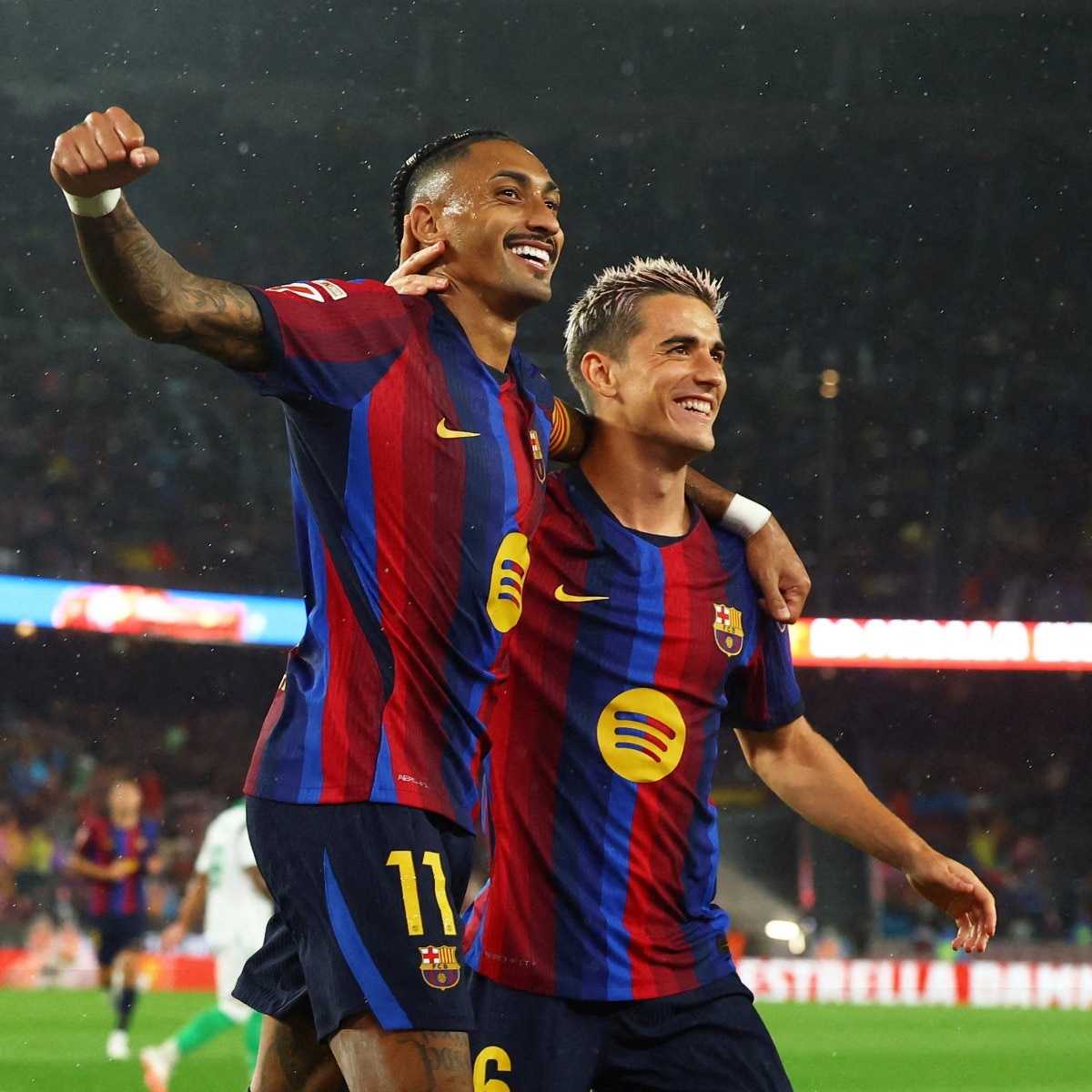 Raphinha runs riot as Barcelona make history with 7-2 Santander rout