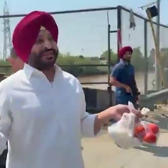 Ravneet Bittu detained after trying to throw eggs, tomatoes at CM Mann's convoy