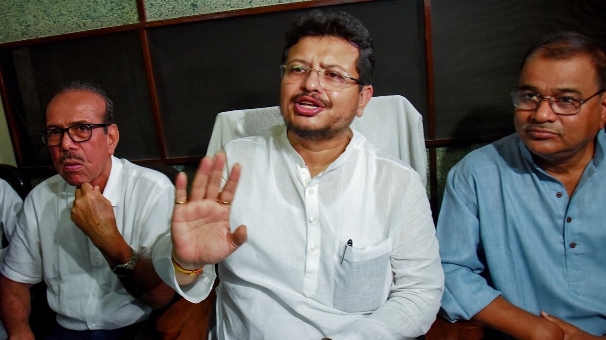 After Mamata camp's move, 10 rebel TMC MLAs asked to reply to anti-defection plea