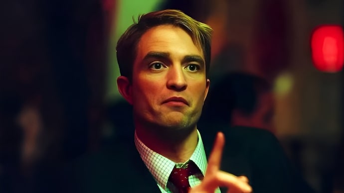 Robert Pattinson as Chris Hansen in Primetime. Robert Pattinson as Chris Hansen in Primetime.