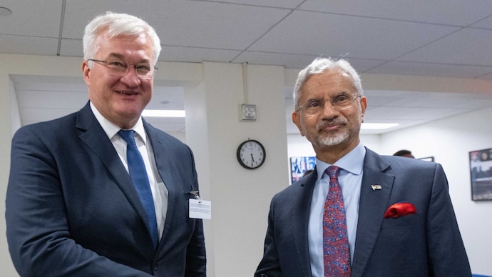 External Affairs Minister S Jaishankar and his Ukrainian counterpart Andrii Sybiha on the sidelines of UNGA in New York. (Photo: X/@DrSJaishankar)