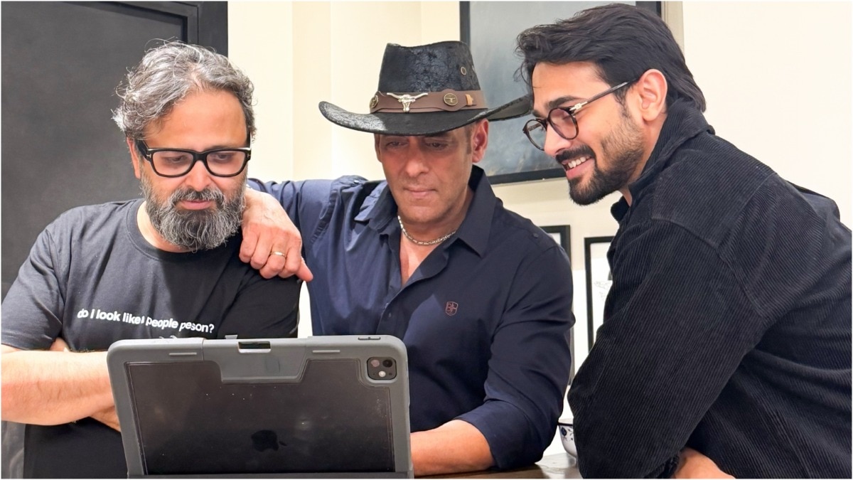 Salman gets private screening of Revolutionaries at Galaxy, Bhuvan Bam shares pics