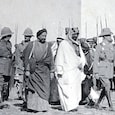 Saudi Arabia's future founder Abdulaziz Ibn Saud with Sheikh Khaz'al, Emir of Arabistan, during a visit to British troops in Basra in 1917. (Photo: Wikimedia Commons/Public Domain) Saudi Arabia's future founder Abdulaziz Ibn Saud with Sheikh Khaz'al, Emir of Arabistan, during a visit to British troops in Basra in 1917. (Photo: Wikimedia Commons/Public Domain)