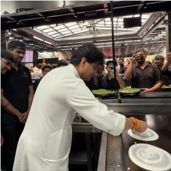 Jyotiraditya Scindia turns chef for a day, flips dosas in Bengaluru's Rameshwaram cafe