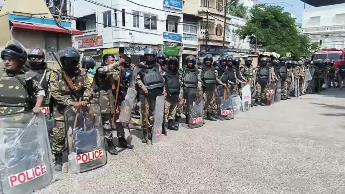 Ujjain mosque row settled with civic body; 15 detained for violence over demolition