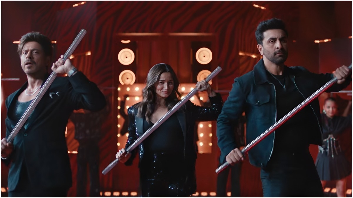 Shah Rukh Khan, Alia Bhatt and Ranbir Kapoor in an advertisement. (Credit: Instagram/rungtasteel) Shah Rukh Khan, Alia Bhatt and Ranbir Kapoor in an advertisement.
