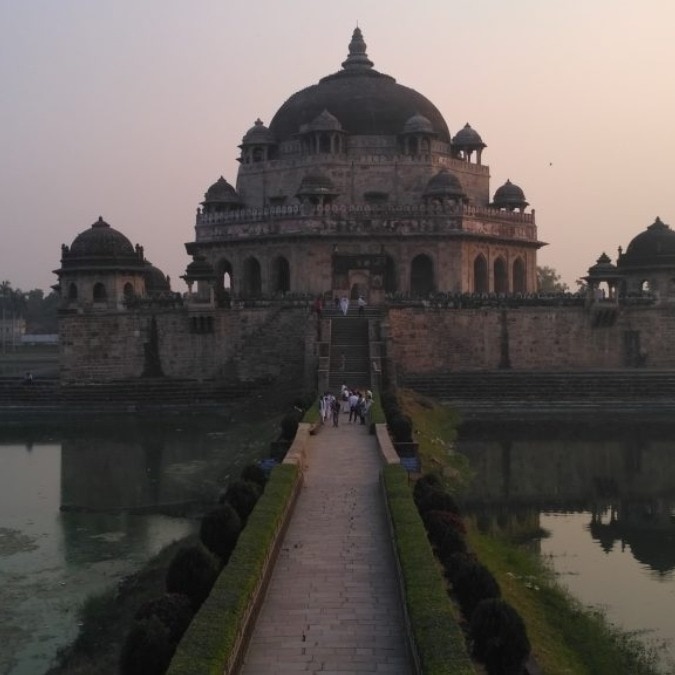 Falling stones, polluted waters: RTI flags risks at Sher Shah Suri’s tomb in Bihar