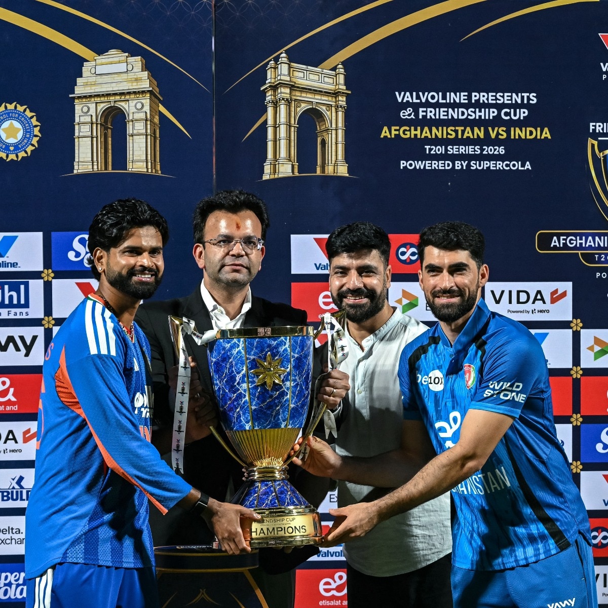 Shreyas invites Zadran to join India's trophy celebrations, lifts cup together