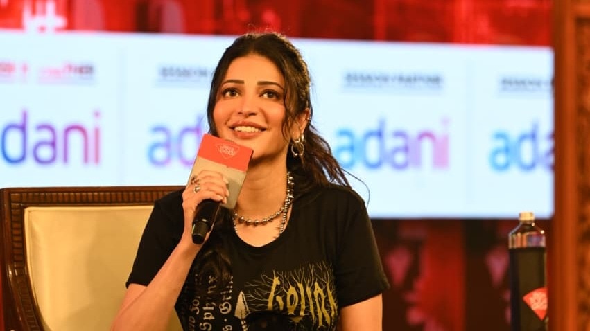 'Accidental actor' Shruti revisits her debut in father Kamal Hassan's film