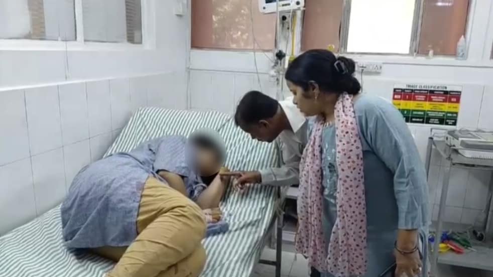 Stalker stabs Agra woman in neck, back for rejecting his advances