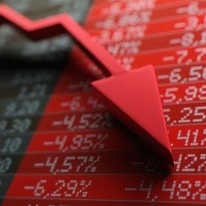 Sensex, Nifty end lower as IT stocks wipe out gains despite lower crude