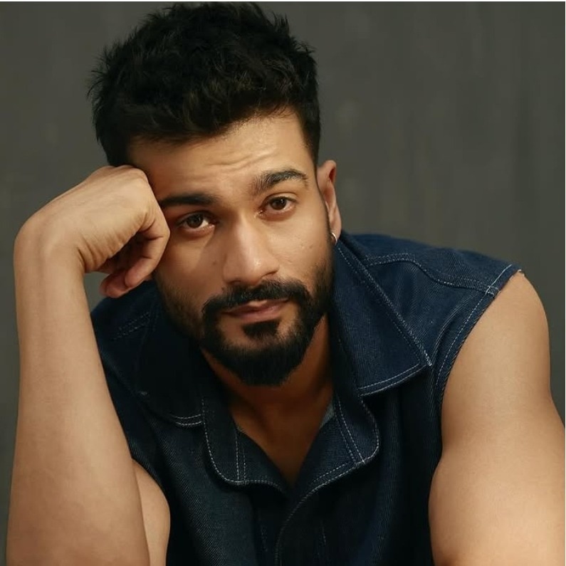 Sunny Kaushal-Isabelle Kaif fuel dating rumours with matching Instagram posts
