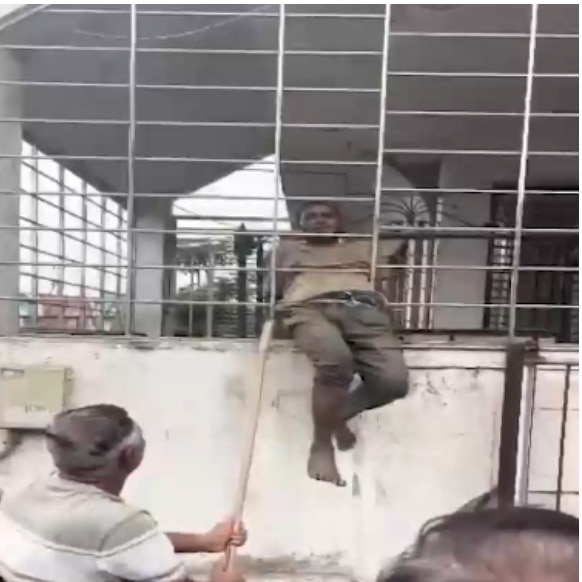 Surat man trapped in bungalow’s steel grill, beaten by locals who suspected theft