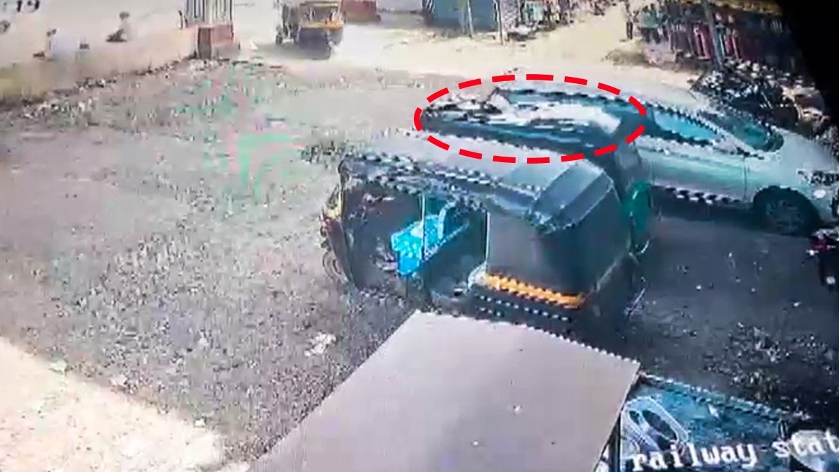 Video: Daredevil stunt goes wrong, man falls from overbridge, lands on auto