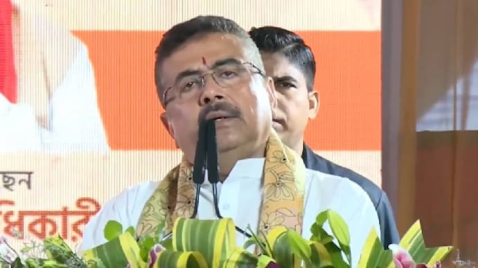West Bengal Chief Minister Suvendu Adhikari announces the withdrawal of cases against Kurmi agitators. (File image)