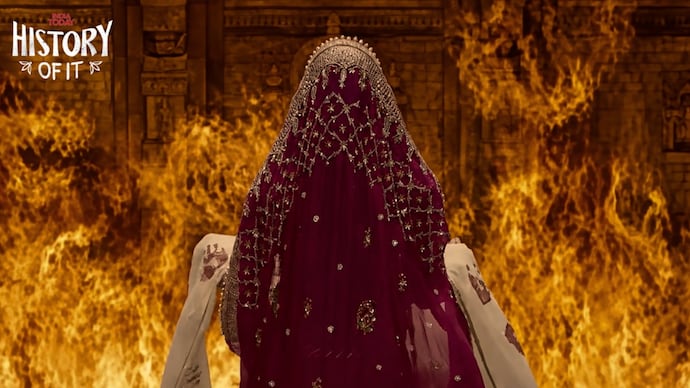 Swara Bhasker sparked a debate with her renewed criticism of the Jauhar scene of Padmaavat, a 2018 Sanjay Leela Bhansali film. (Image: Star Studios) Swara Bhasker's renewed criticism of Padmaavat's Jauhar scene triggered a row. (Image: Star Studios)