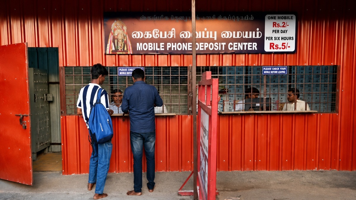Vijay govt bans smartphones at 52 TN temples, to charge Rs 5 for device deposit
