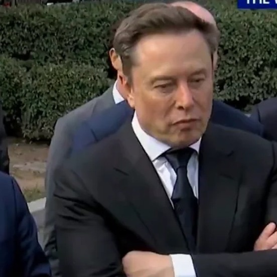 AI oops, SI: Elon Musk's terminology slip on camera, Trump's reaction is viral
