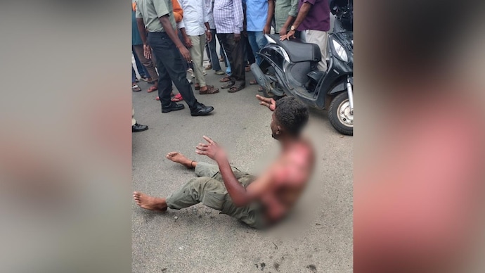The incident took place outside Vidyavardhaka College of Engineering. The incident took place outside Vidyavardhaka College of Engineering.