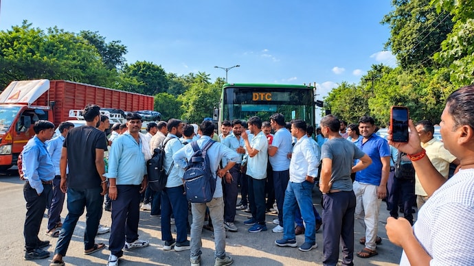 The protests by the DTC drivers heavily impacted students and low-income workers of the national capital. (Image: Meenal Sharma) The protests by the DTC drivers heavily impacted students and low-income workers of the national capital. (Image: Meenal Sharma)