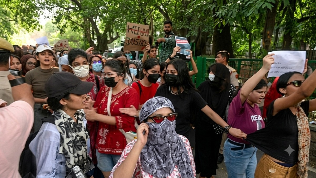 LSR classes put on hold as students protest after Kalkaji gangrape