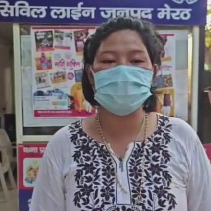 Woman cuts own hand, threatens suicide outside cop's office over harassment inaction
