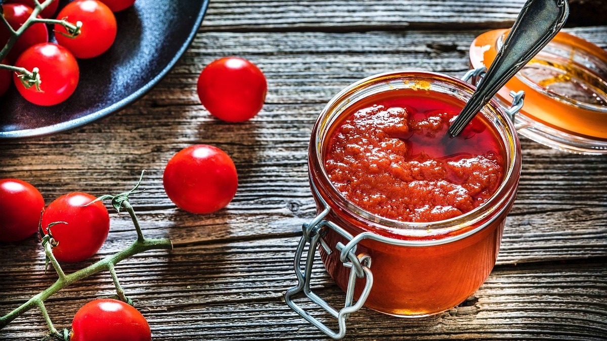 42 people ate tomato paste every day for 90 days. Here's what happened next