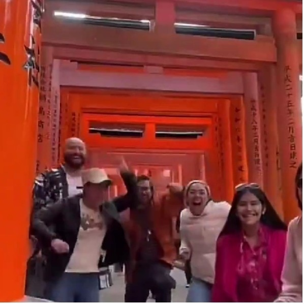 Tourists record viral TikTok dance at Japan shrine, American guitarist reacts