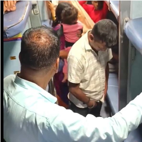 Man urinates in train, passengers slap him and make him clean it. Railways reacts