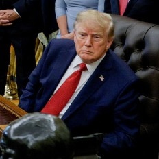 Major US TV networks suspend coverage of Trump after ban on CNN, MS NOW, Politico