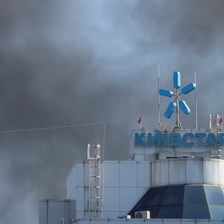 Russia strikes Ukraine's largest mobile provider, data centres in fresh barrage