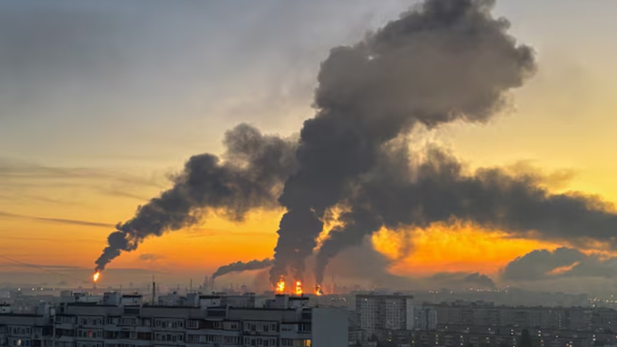 Ukraine pounds Russia with over 1,600 drones, visual shows massive blaze at refinery