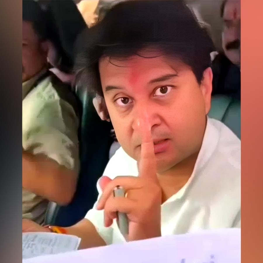 Man warns Scindia with vote denial over no road, Minister's response is viral