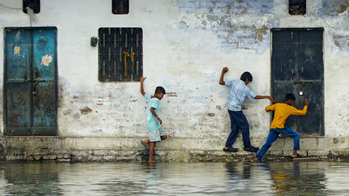 Heavy Rainfall Triggers Severe Flooding in Lakhimpur Kheri and Varanasi
