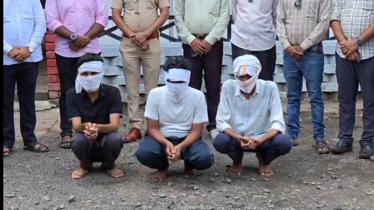 Porn website QR code found near Ganesh idol at Maharashtra pandal, 3 detained