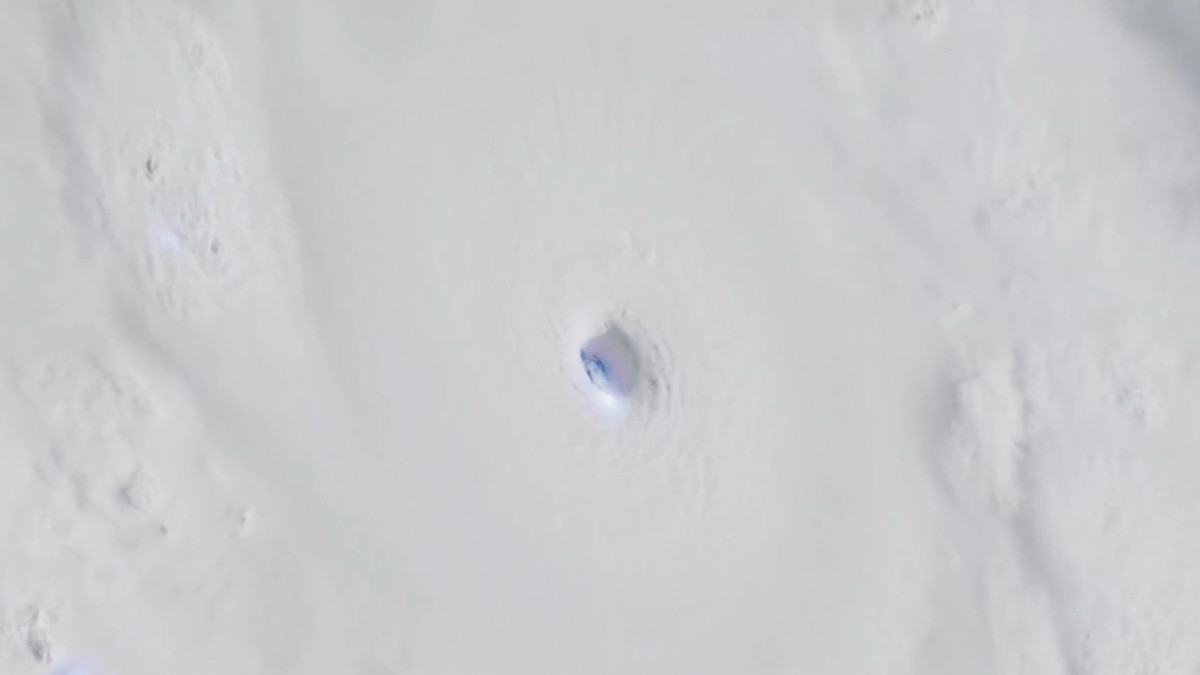 A screengrab of the satellite footage shows the eye of the hurricane. (Photo: Screengrab/Noaa) Watch: Hurricane Polo lights up from space as lightning flashes around its eye