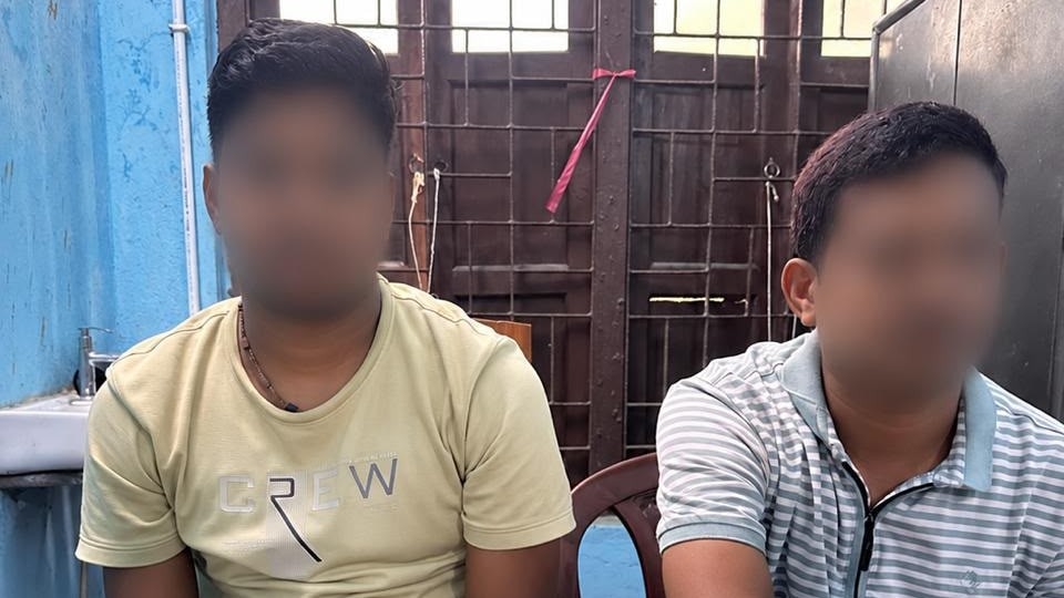 2 Bengal civic volunteers caught taking Rs 10,000 bribe for passport check, arrested