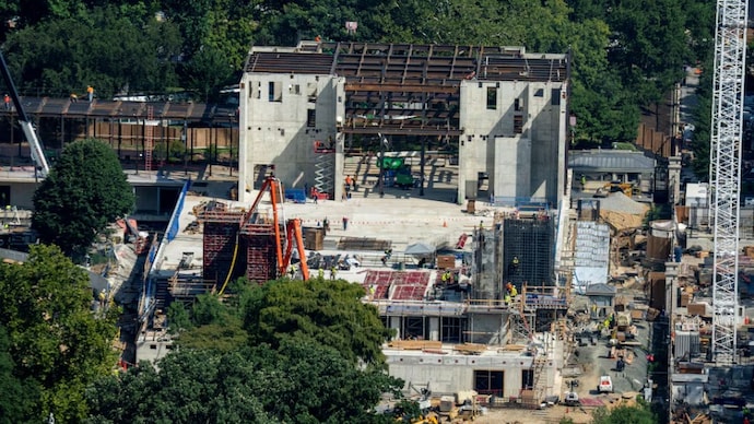 Construction continues on the White House ballroom, where the East Wing once stood in Washington DC on August 26. (Photo: Reuters)